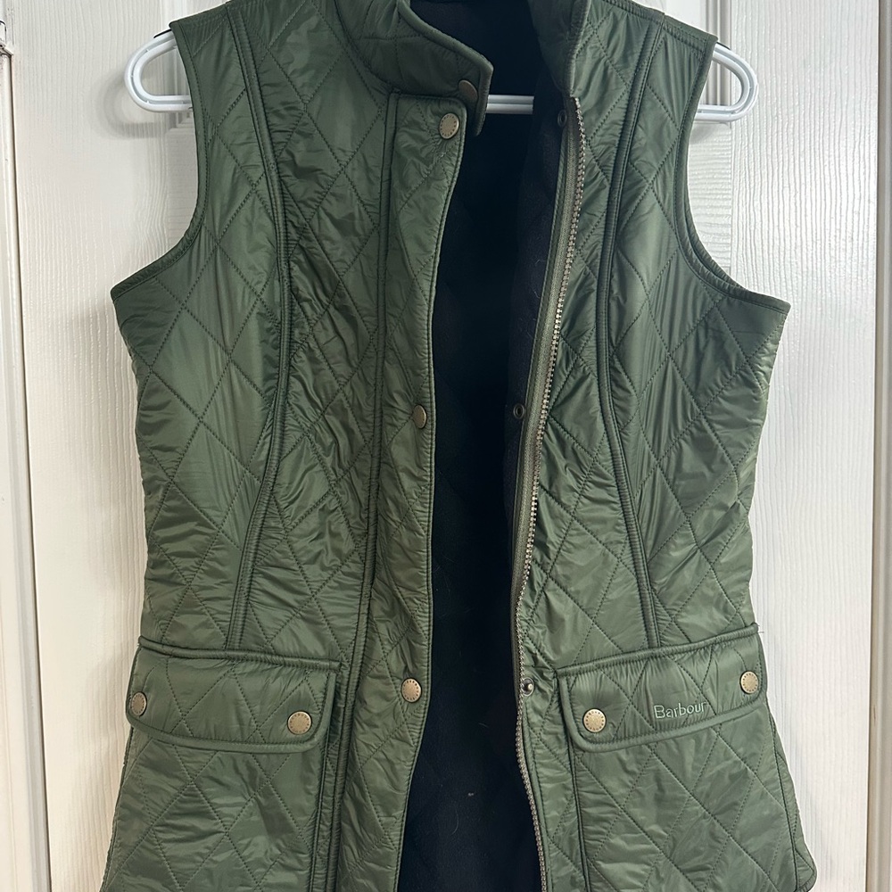 Barbour Green Quilted Vest for Outdoor Comfort